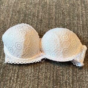 Chic White Lace Underwire Bra